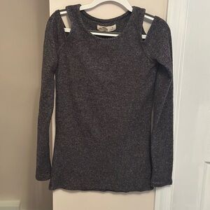 Hollister
Cold Shoulder Top
Heather